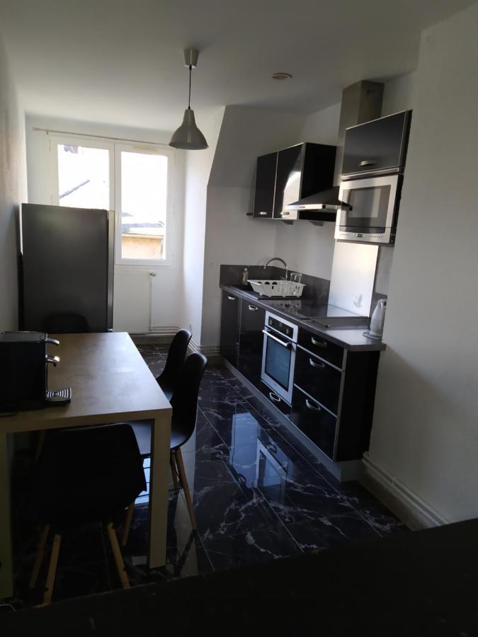 Bel appartement en plein coeur de ville Le Creusot Buitenkant foto