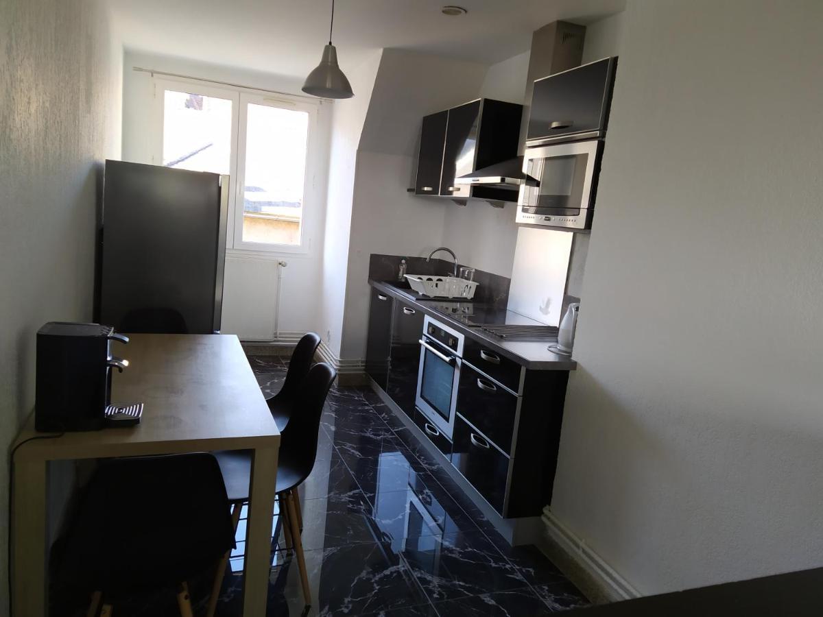 Bel appartement en plein coeur de ville Le Creusot Buitenkant foto